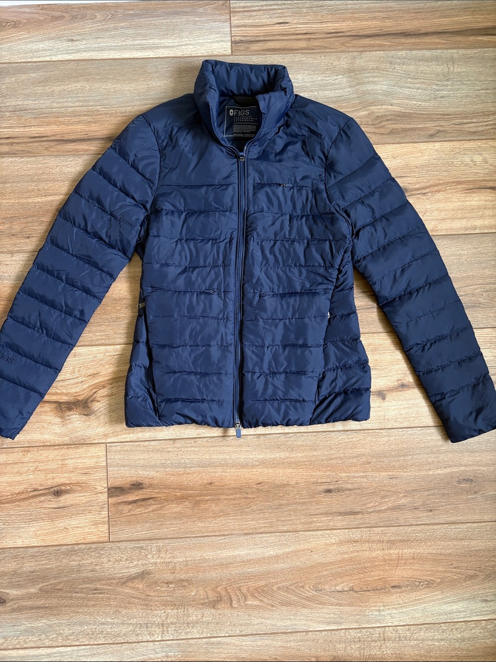 Figs Navy On Shift packable Puffer Jacket NWOT